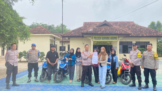 
					Polsek Gunung Agung Terima Puluhan Kendaraan Titipan Pemudik, Mudik Aman Keluarga Nyaman
