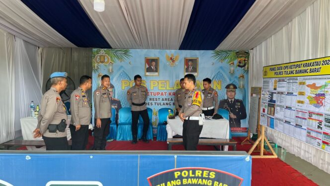 
					Operasi Ketupat Krakatau 2025, Kabag Ops Bersama PJU Polres Tubaba Kunjungan Pos Pam exit Tol