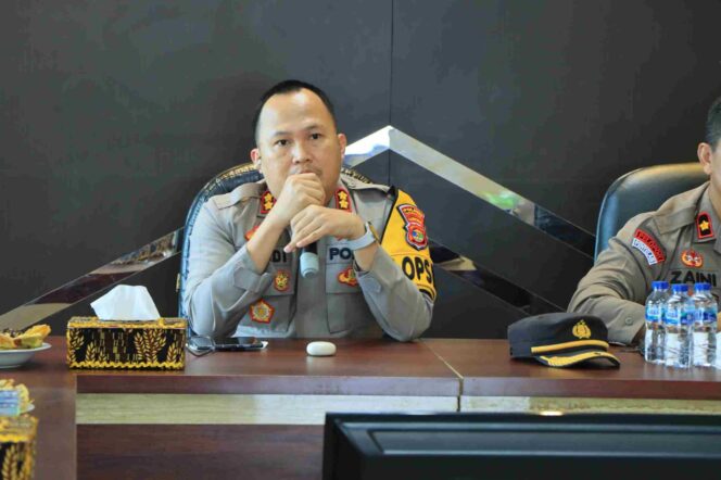 
					Jelang Ajang Balap Motor, Kapolres Pimpin Rakor Pemantapan Kapolres Tubaba Drag Bike Championship 2025