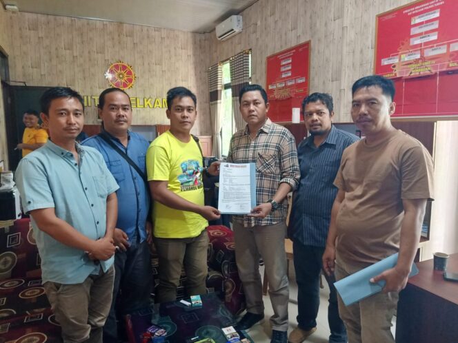 
					Aksi Damai, Ratusan Demo Jurnalis Tubaba Desak Pejabat Kominfo Diganti